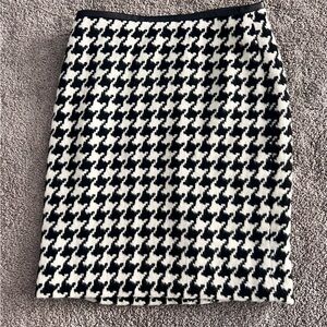 Talbots Black and White Houndstooth Pencil Skirt With Faux Leather Waist Band